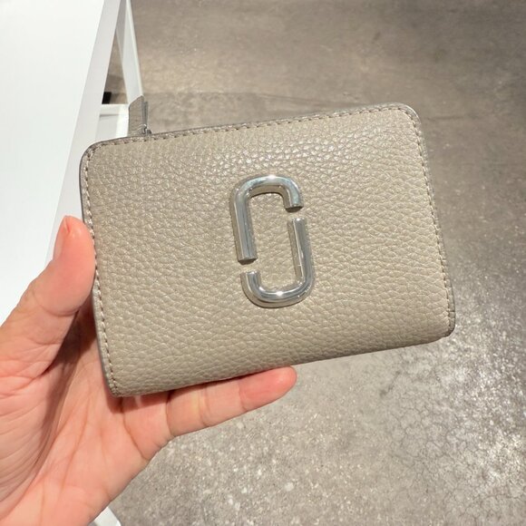Marc Jacobs 2F5SMP066S01 J Marc Mini Compact Wallet Authentic‼️ - Picture 2 of 9